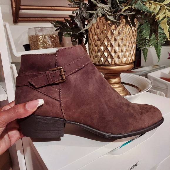 Olive green ankle booties - Picture 1 of 7
